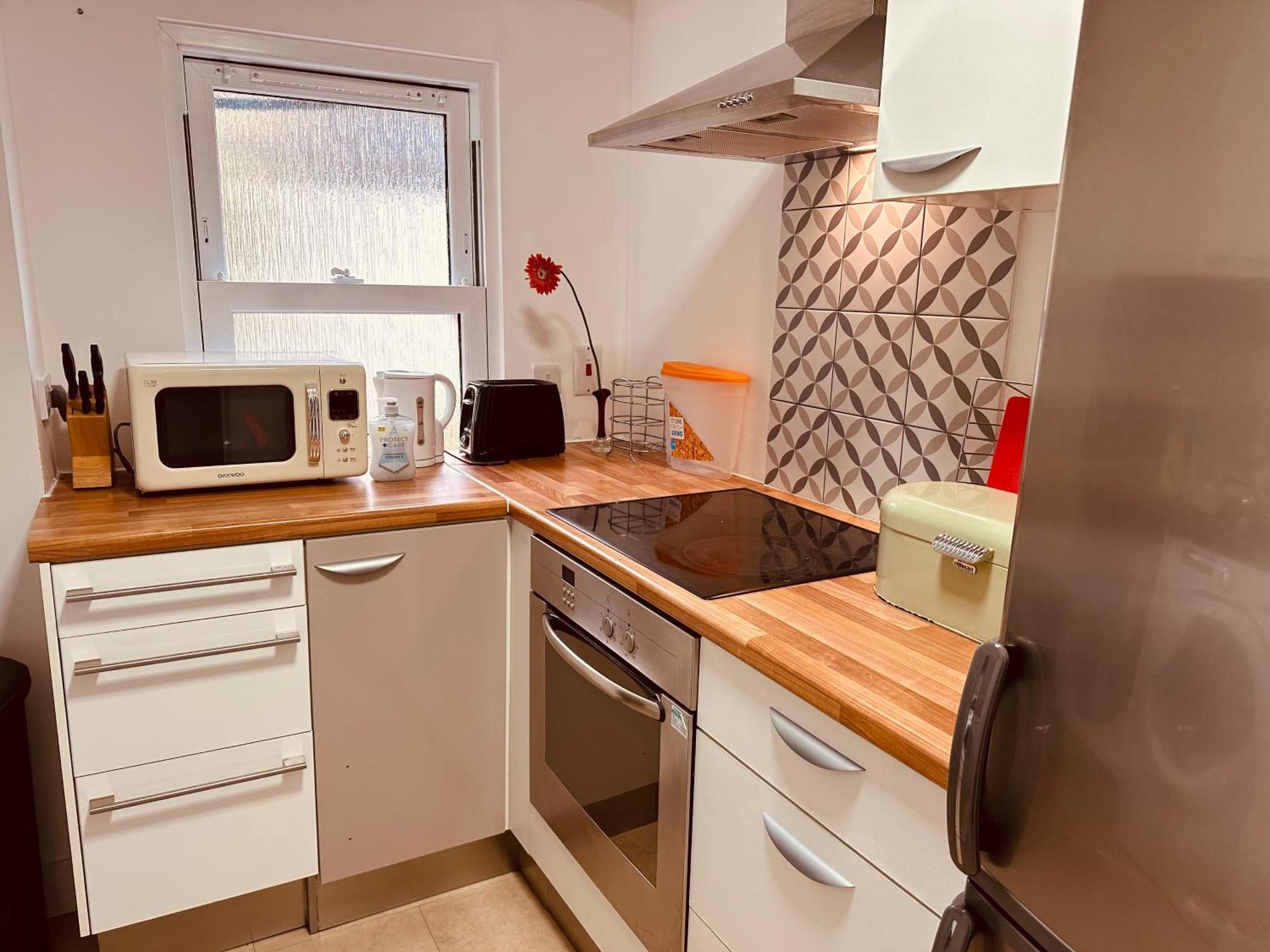 Stunning One Bedroom Studio Flat Londres Exterior foto